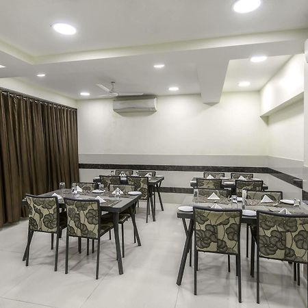 כלכותה Oyo 16703 Hotel The Platinum מראה חיצוני תמונה