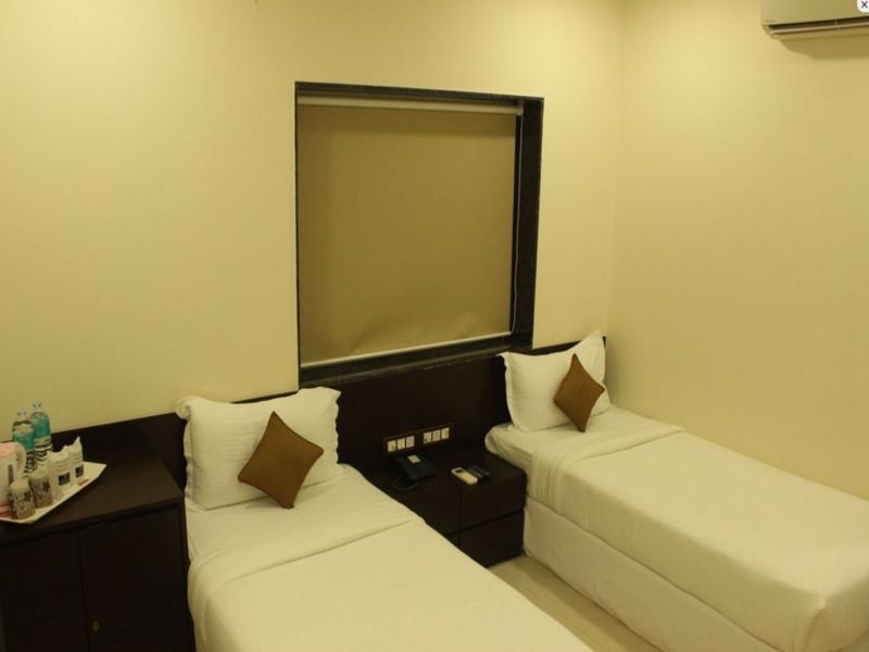 כלכותה Oyo 16703 Hotel The Platinum מראה חיצוני תמונה