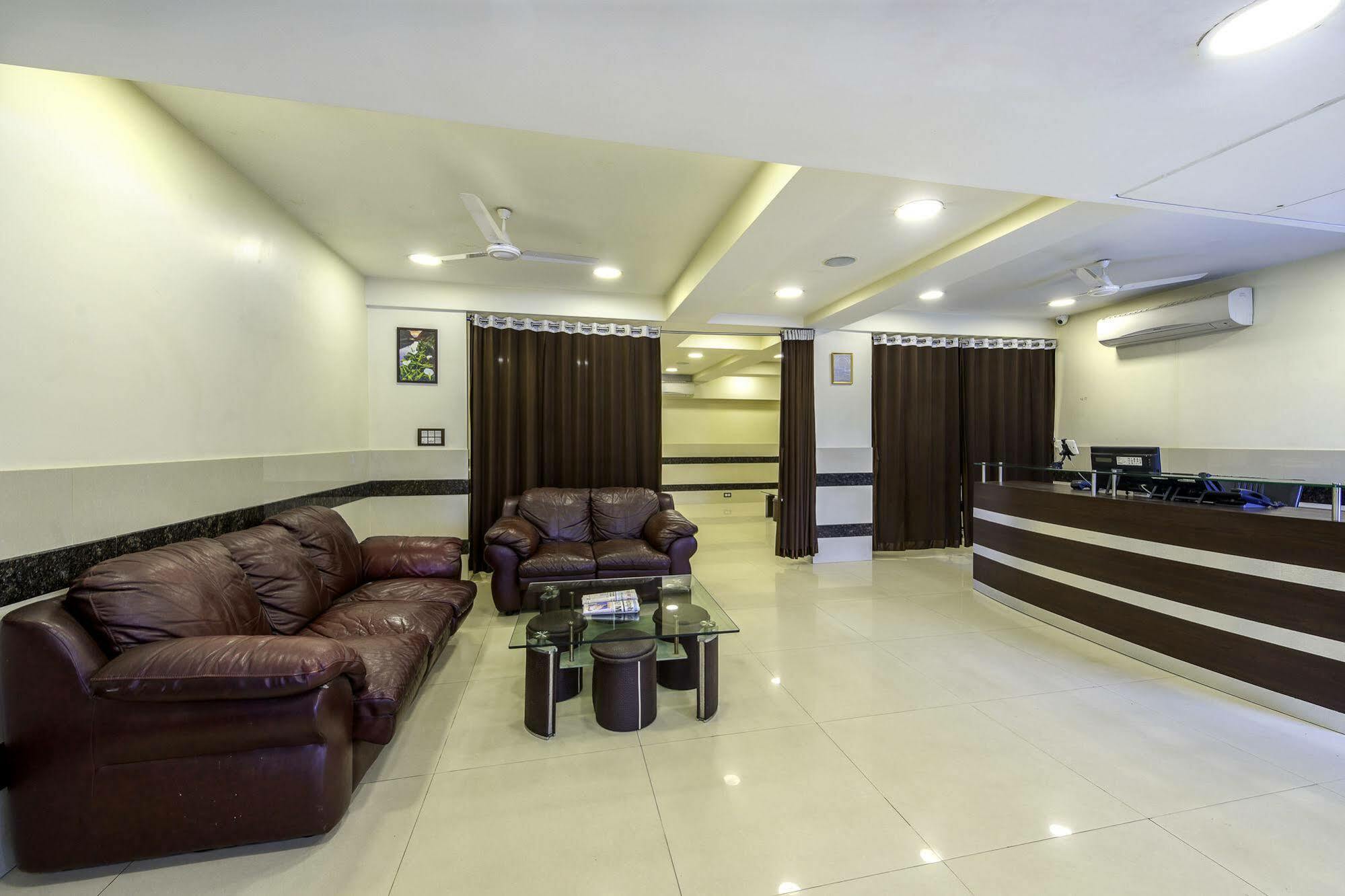 כלכותה Oyo 16703 Hotel The Platinum מראה חיצוני תמונה