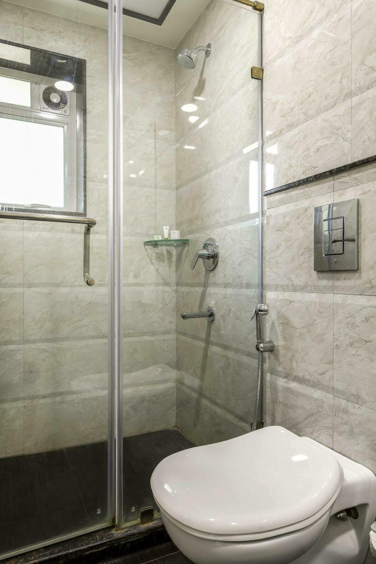 כלכותה Oyo 16703 Hotel The Platinum מראה חיצוני תמונה