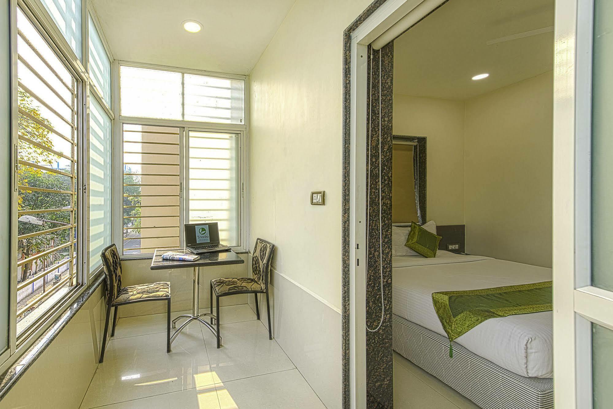 כלכותה Oyo 16703 Hotel The Platinum מראה חיצוני תמונה