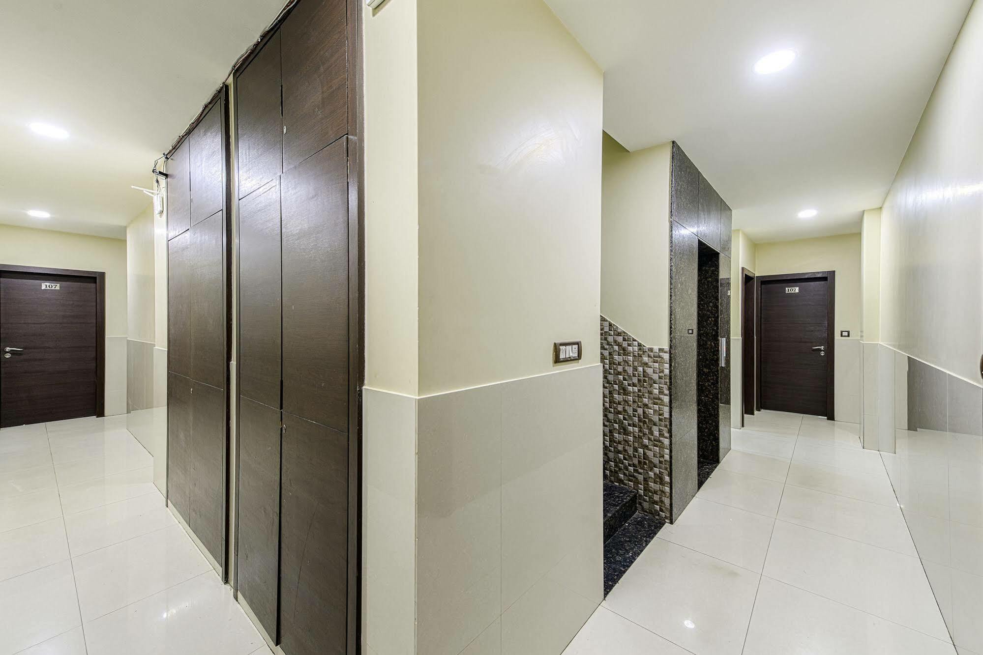 כלכותה Oyo 16703 Hotel The Platinum מראה חיצוני תמונה
